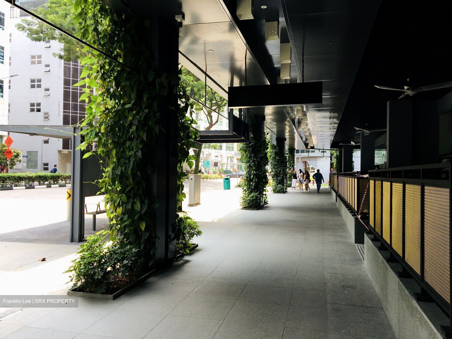  (D7), Retail #433139391